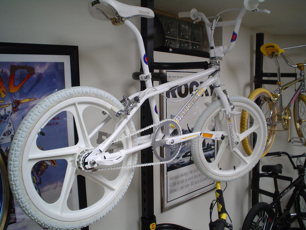 1987 GT Performer – White / White Mag Whee - Image 3