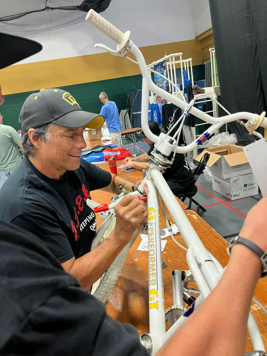 1987 GT Performer – White / White Mag Whee - Image 4