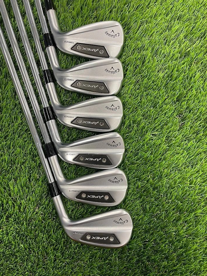 RH Callaway Apex Ai200 Irons – 5–PW, Project X 6.5 X-Stiff.