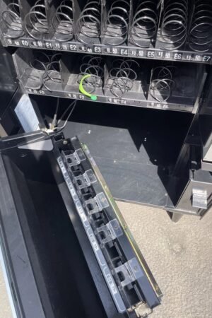 Crane National 168 Snack Vending Machine SureVend MDB Credit Card Reader