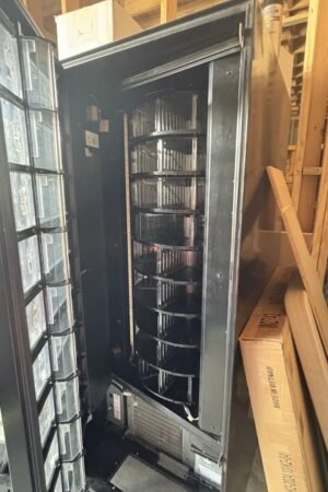 Deli Shoppe Food Vending Machine