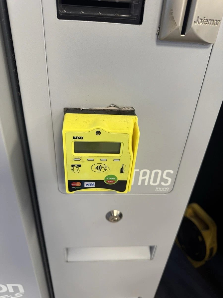 Jofemar Vision E-S Vending Machine With 10-Inch Touch Screen - Image 3