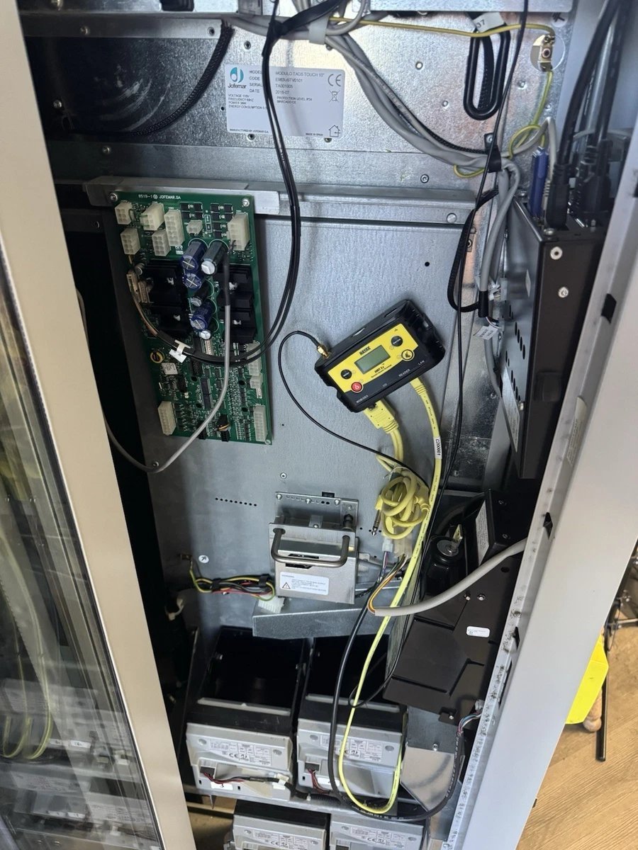 Jofemar Vision E-S Vending Machine With 10-Inch Touch Screen - Image 4