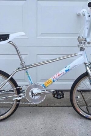 1987 General Osborn Pro old school BMX. Classic
1980s freestyle design