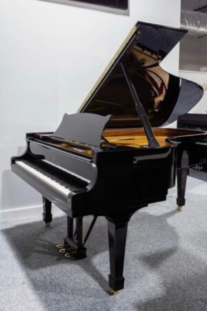 STEINWAY MODEL B GRAND PIANO. AROUND 30 YEARS OLD 5 YEAR GUARANTEE.