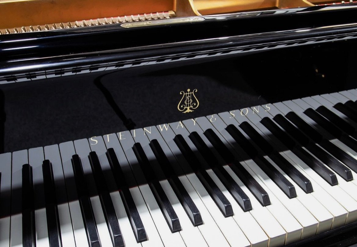 STEINWAY MODEL B GRAND PIANO. AROUND 30 YEARS OLD 5 YEAR GUARANTEE. - Image 3