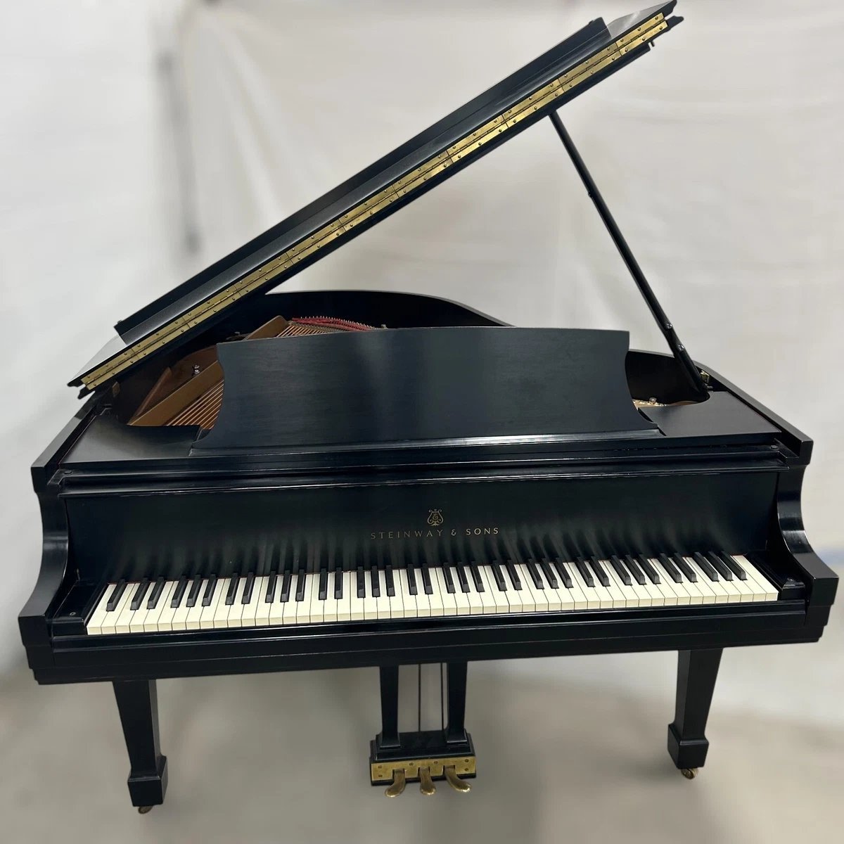 Steinway & Sons Model M Grand Piano 1980.