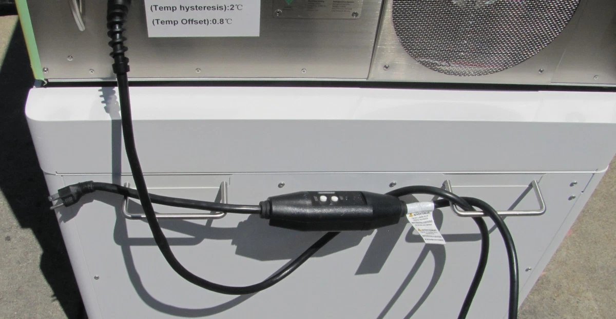 Chowbotics Sally01 Fresh Meal Salad Food Refrigerated Vending Machine AS IS 120V - Image 6