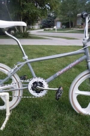 🔥 Rare Collector’s Dream – 1985 Vintage Diamondback Bicycles Hot Streak BMX 🚲✨